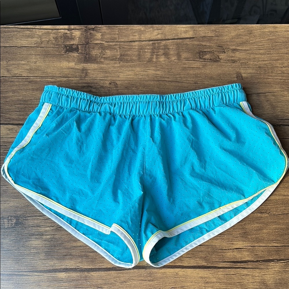 Rabbit Repeats Women's shorts